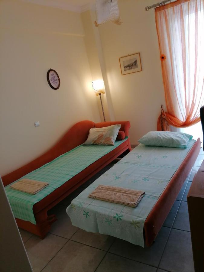 Apartment Giorgos Kalamata Bagian luar foto