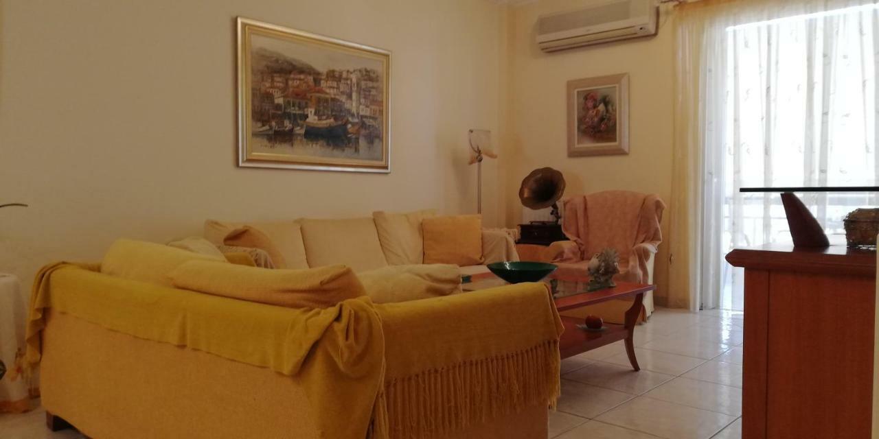 Apartment Giorgos Kalamata Bagian luar foto