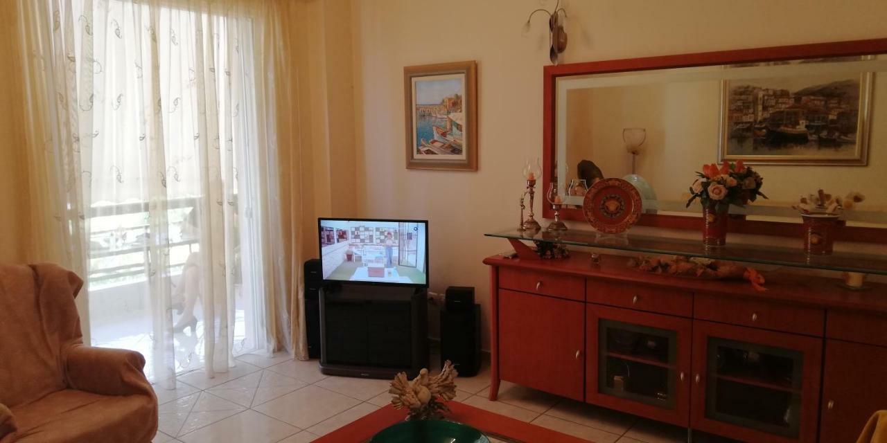 Apartment Giorgos Kalamata Bagian luar foto