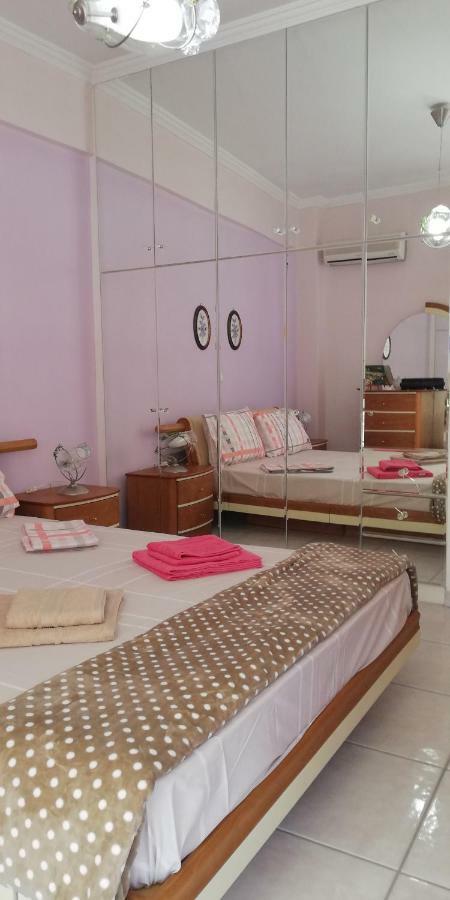 Apartment Giorgos Kalamata Bagian luar foto